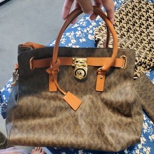Michael kors purse